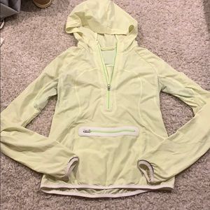 lululemon pullover - size 2 (fits like a 4)